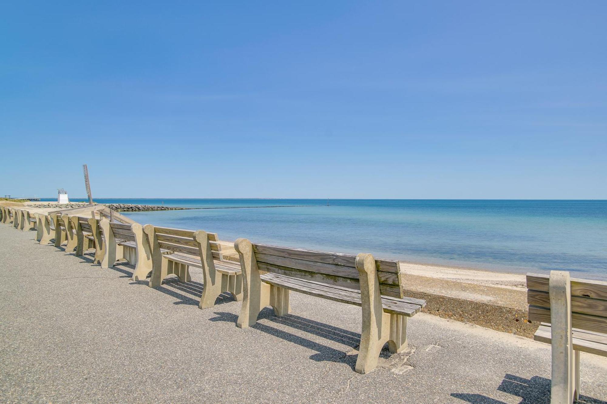 Breezy Oak Bluffs Condo - Steps To Inkwell Beach! Exteriör bild