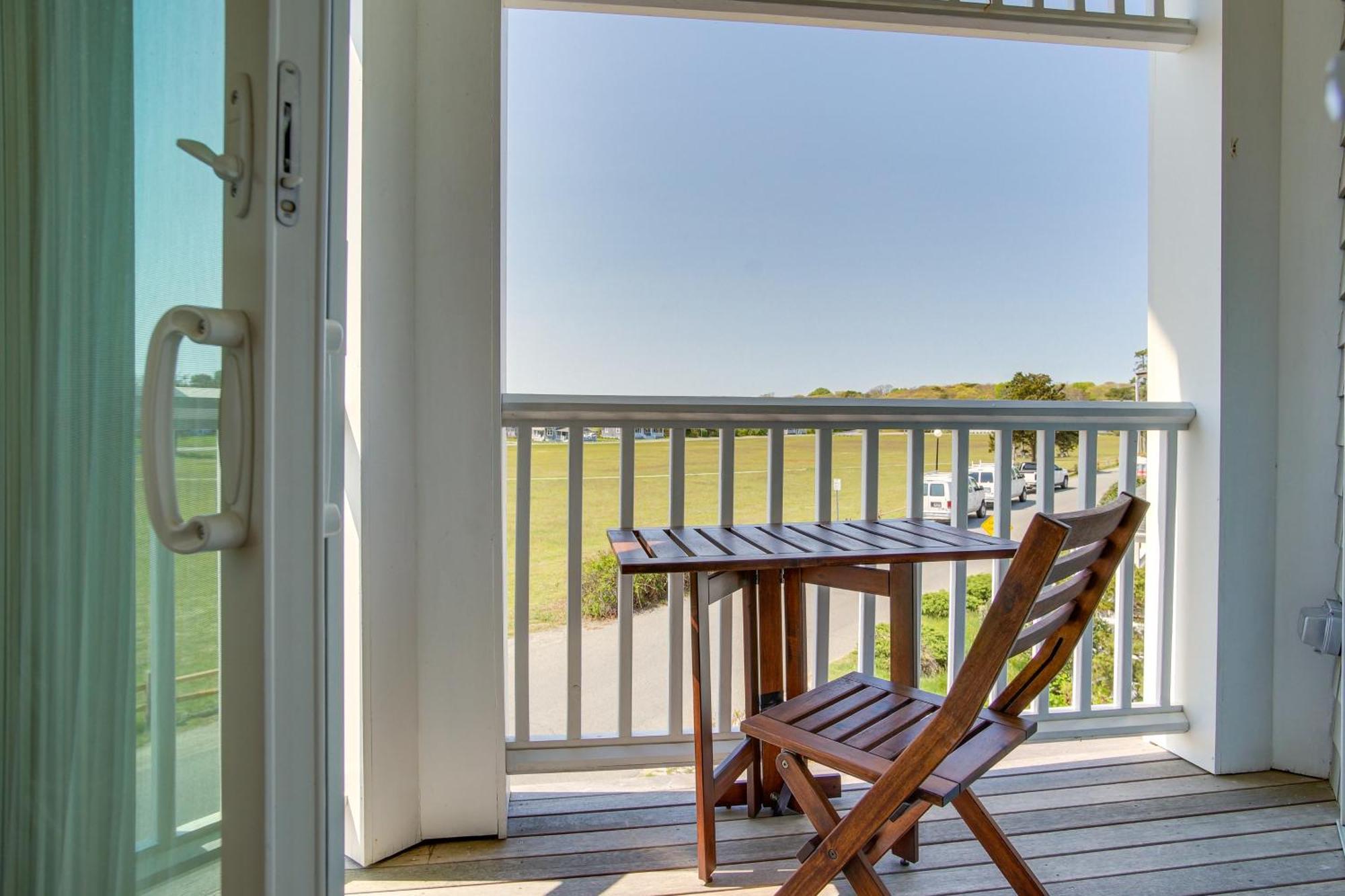 Breezy Oak Bluffs Condo - Steps To Inkwell Beach! Exteriör bild